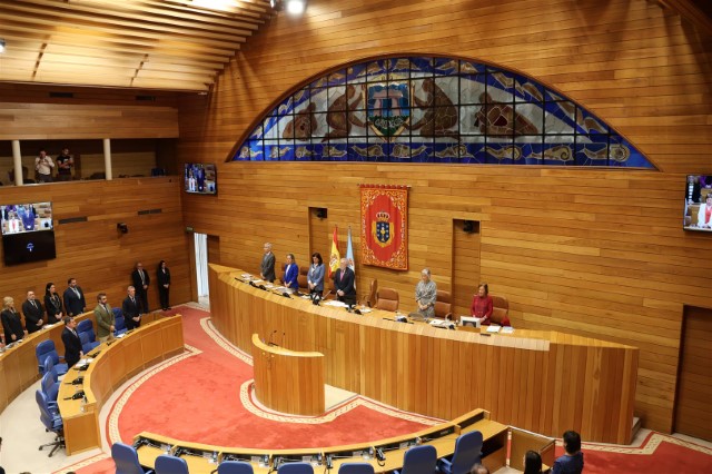 Minuto de silencio e declaración institucional no Parlamento en solidariedade cos efectos da Dana